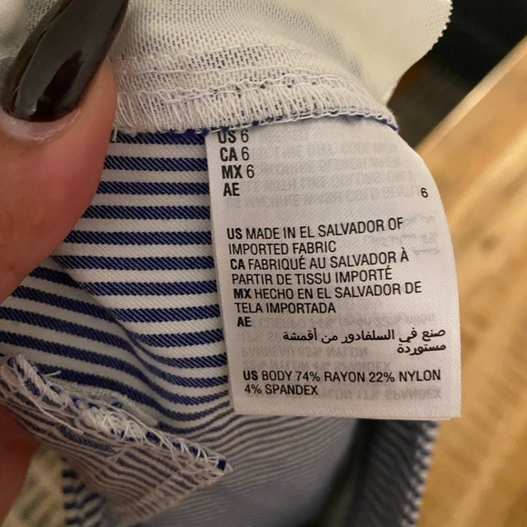 Charter club nautical blue and white striped Bermuda shorts size 6 EUC - Picture 4 of 4